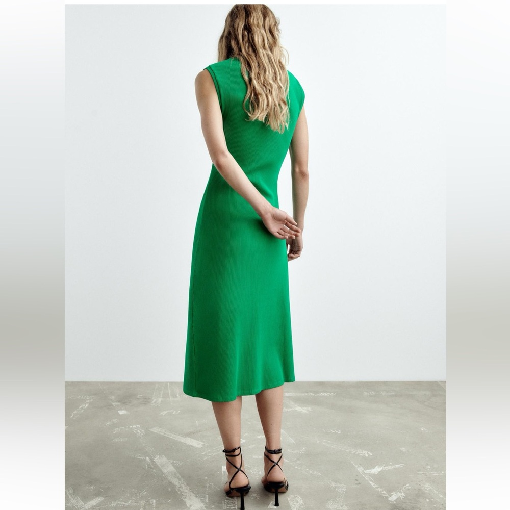 ZARA Ruched Ribbed Dress in Green - Picture 6 of 9